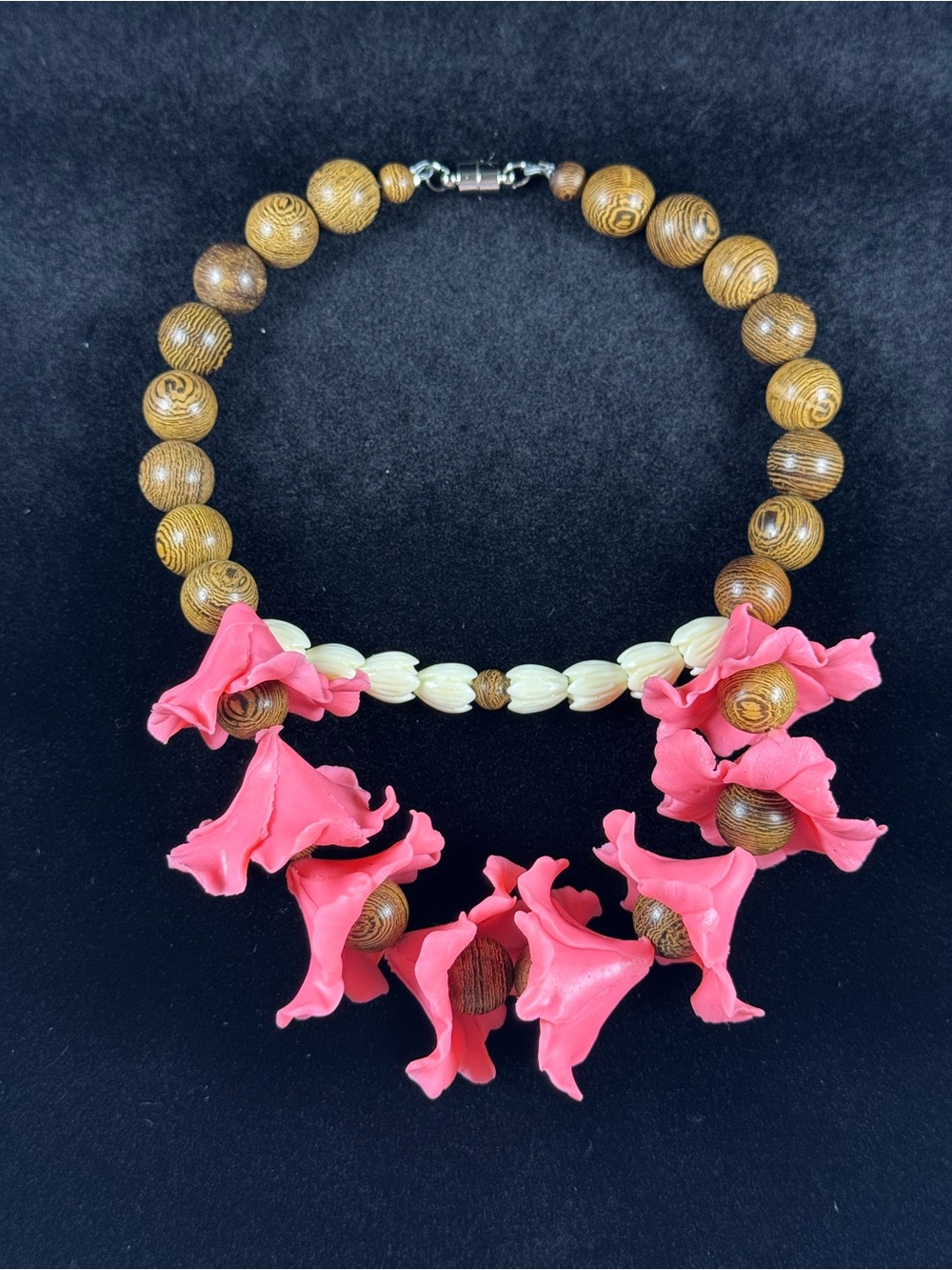 The Pink Hibiscus Charm Car Lei: Island Aloha for Your Ride 